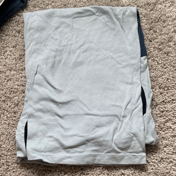 Abercrombie & Fitch Sky Blue and Navy Men's Tee - Picture 2 of 2